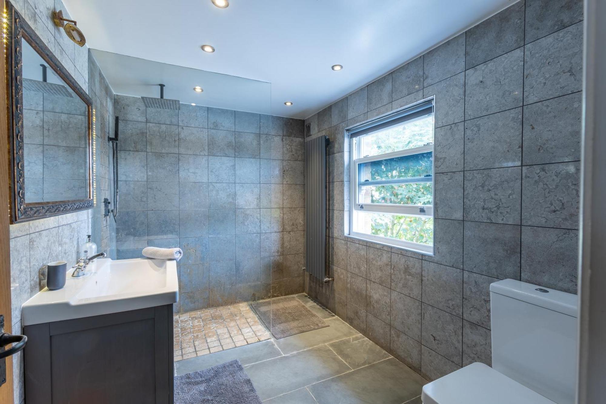 Traditional English 4 Bedroom Home In Greenwich Plumstead  Exteriör bild
